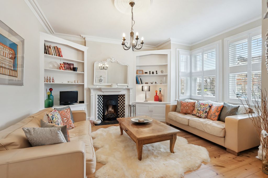 Property photo 1 of 20 Reception