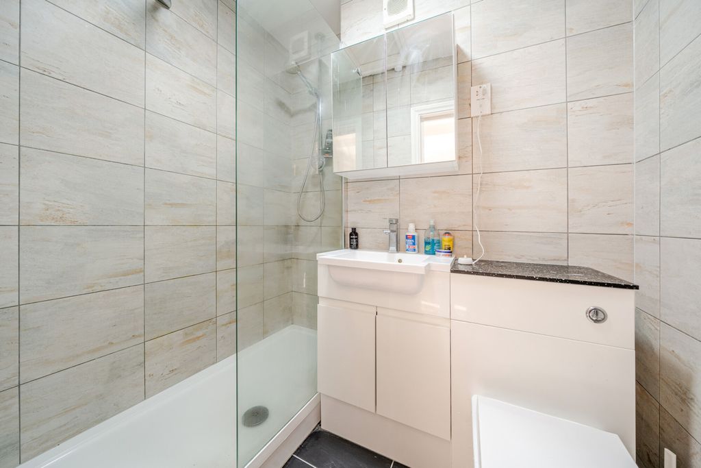 Property photo 3 of 12 Bathroom