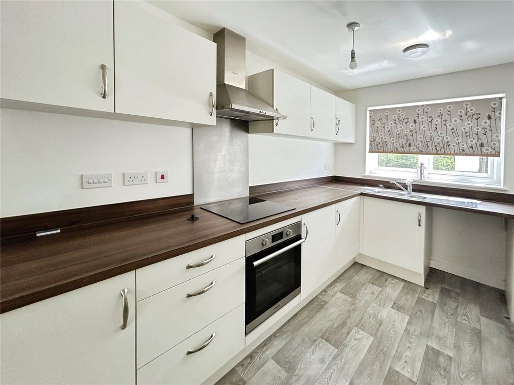 Property photo 3 of 10 Kitchen Area