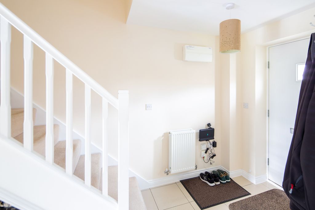 Property photo 3 of 24 Entrance Hall