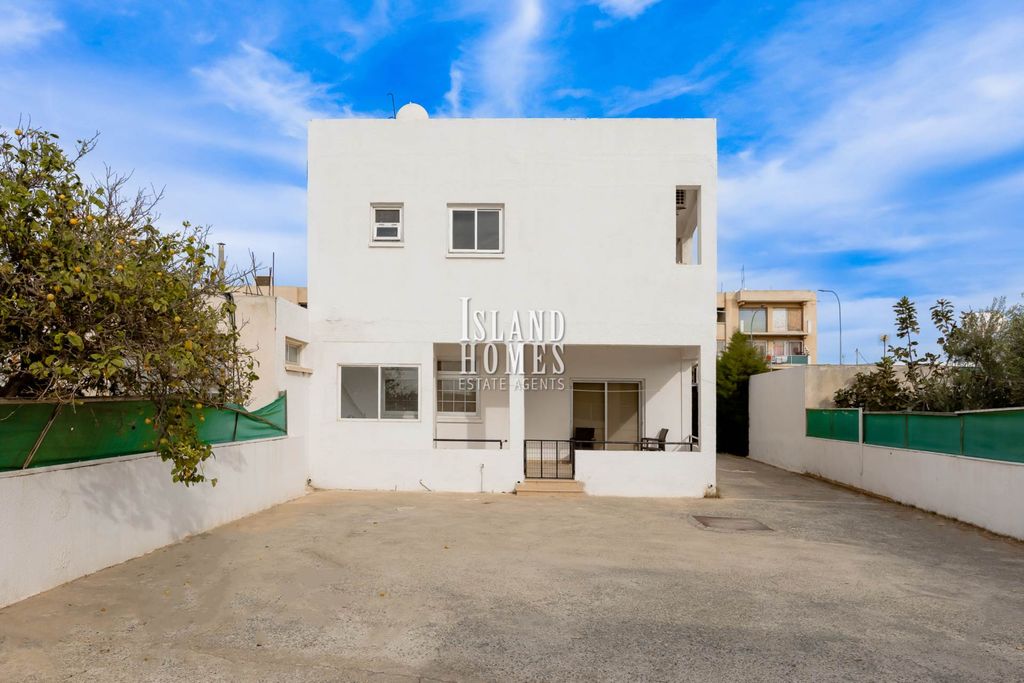 Property photo 3 of 37