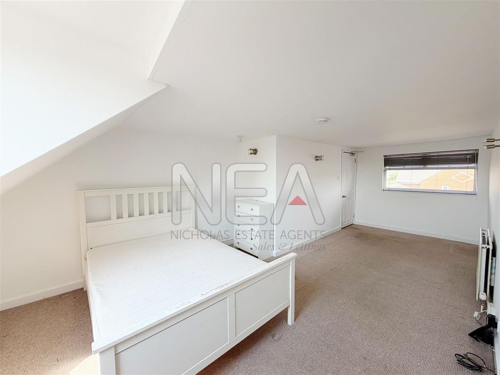 Property photo 3 of 11 Bedroom