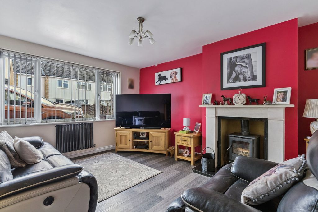 Property photo 2 of 22