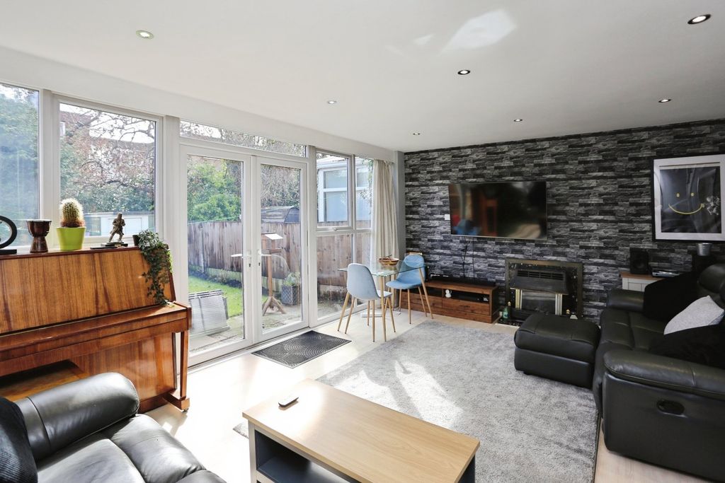 Property photo 3 of 17 Picture No. 49