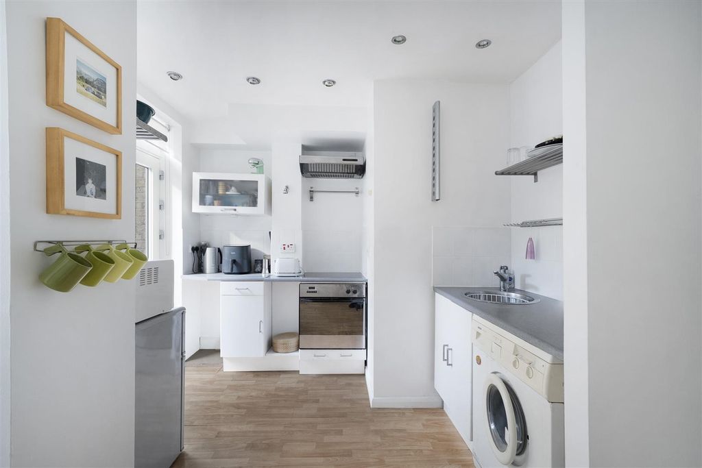 Property photo 3 of 15 Kitchen