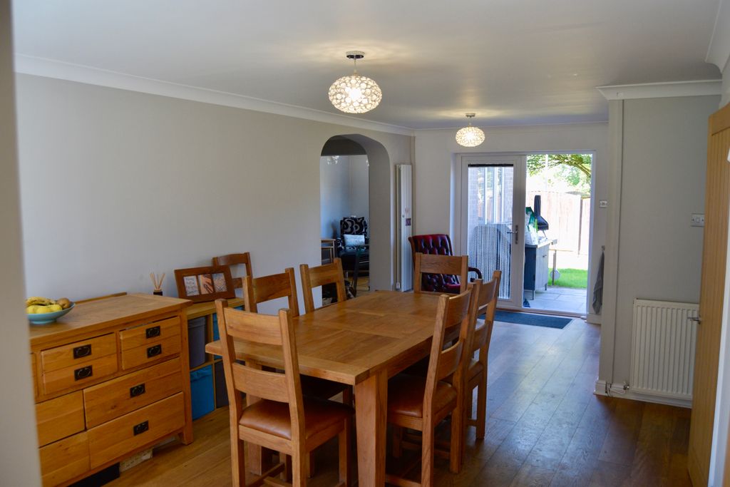 Property photo 3 of 27