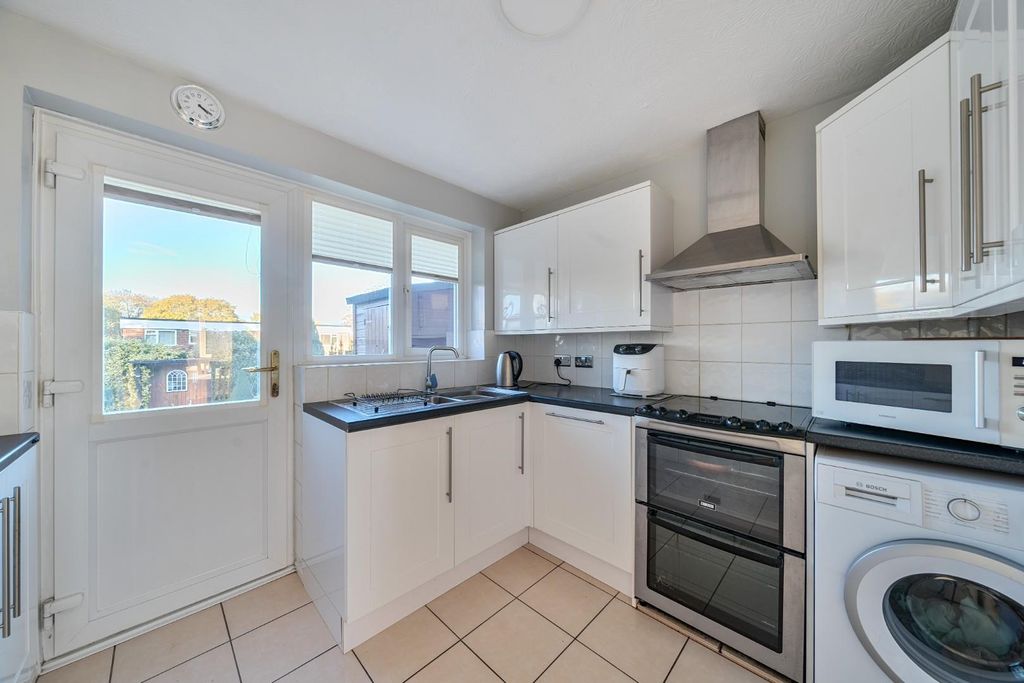 Property photo 3 of 21 1372326-20-68Fb9Dfa89Cbd.Jpg