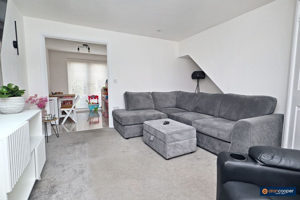 Property photo 3 of 22 4241703