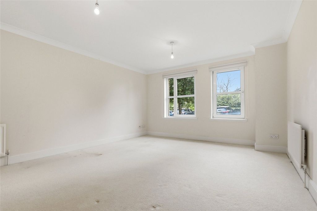 Property photo 2 of 22 Picture No. 28
