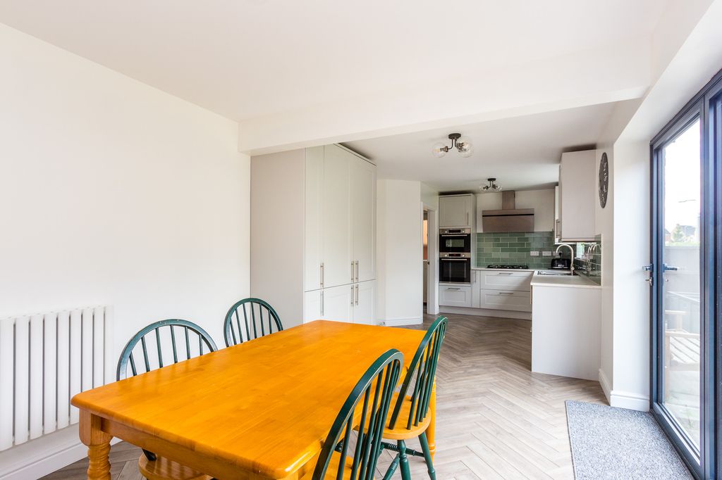 Property photo 3 of 17 Dining Area