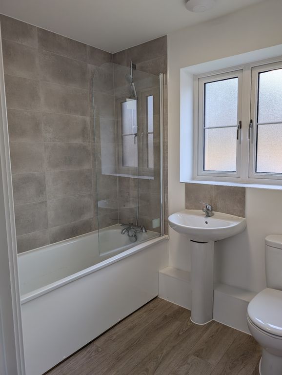 Property photo 2 of 4 Bathroom
