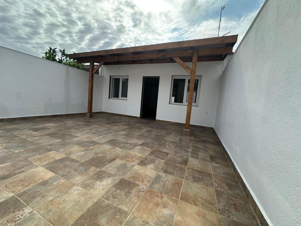 Property photo 1 of 25