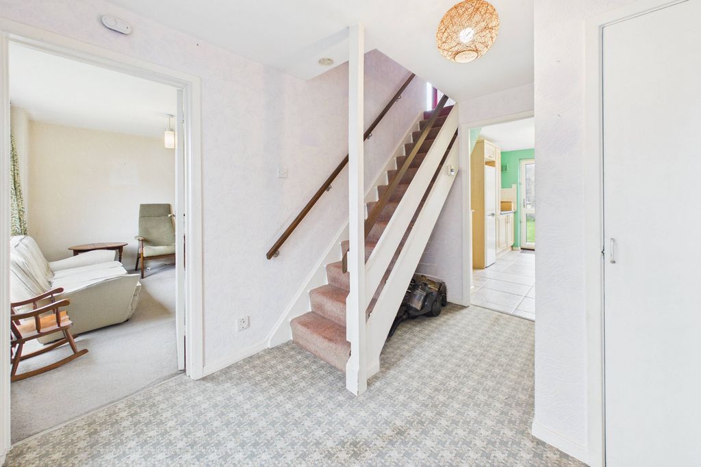 Property photo 2 of 20