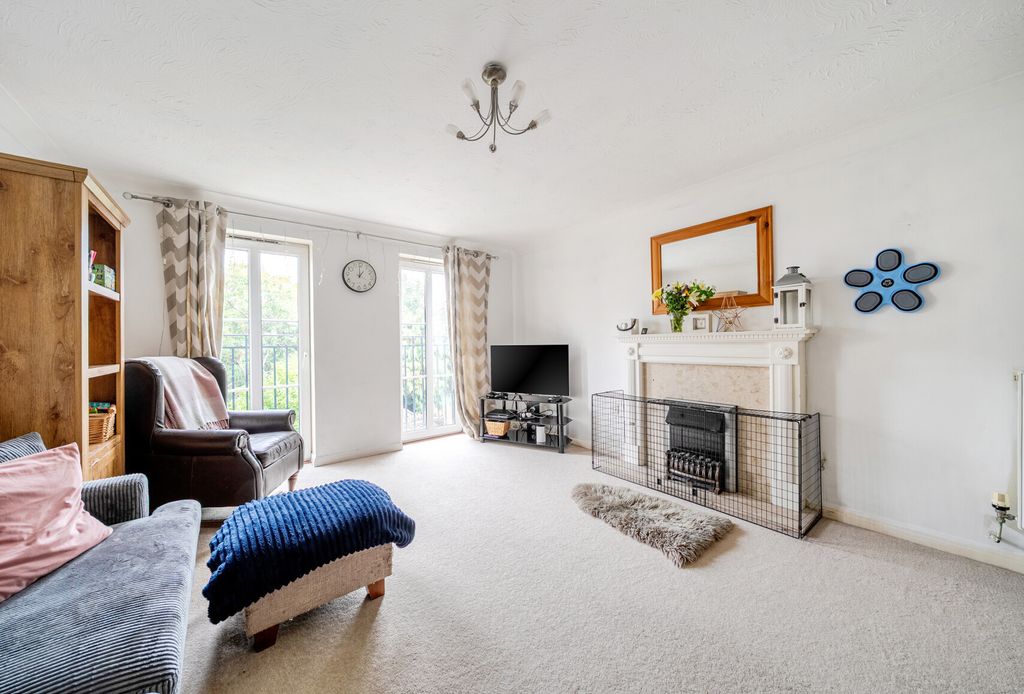 Property photo 3 of 21 1363879-13-68E90A...