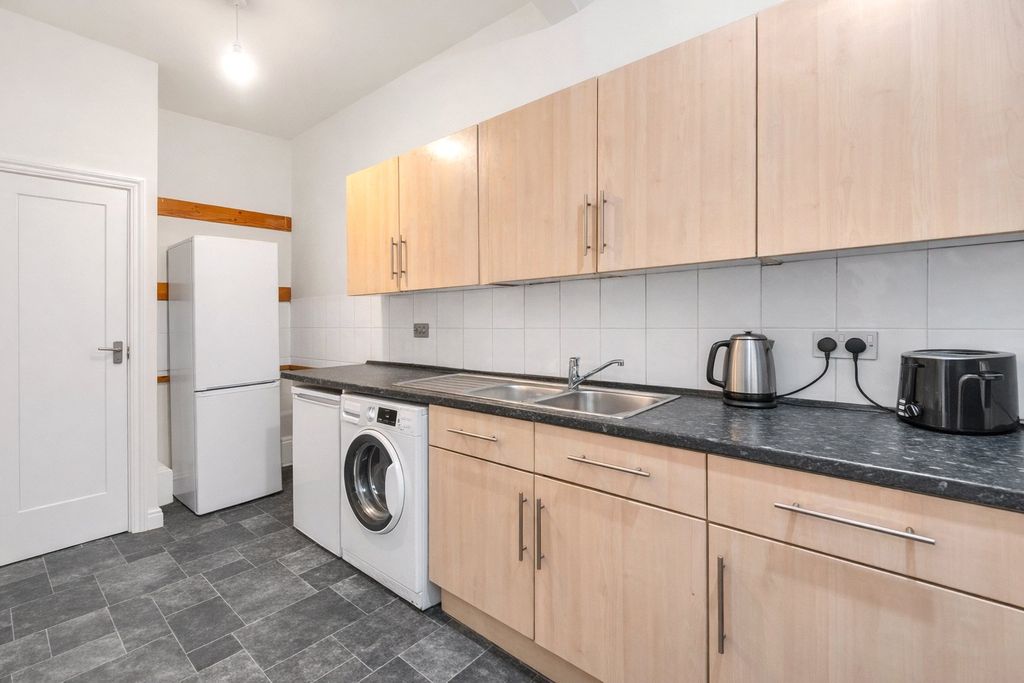 Property photo 2 of 11 Picture No. 78