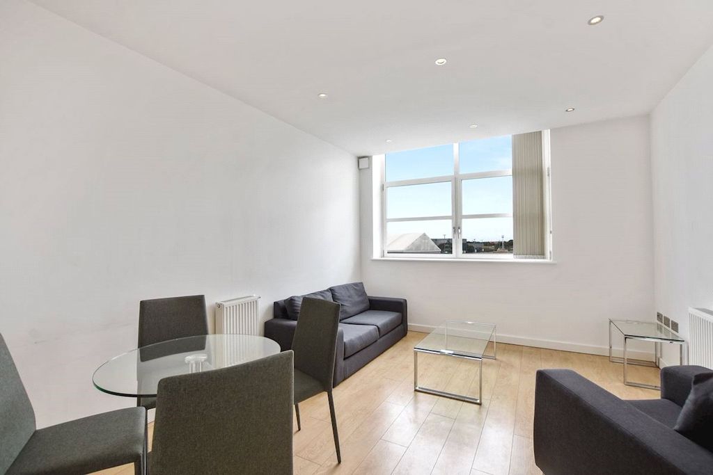 Property photo 3 of 10 Picture No. 04