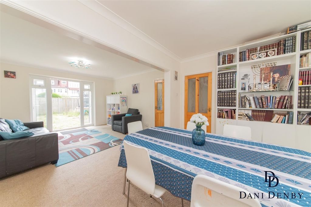 Property photo 3 of 13