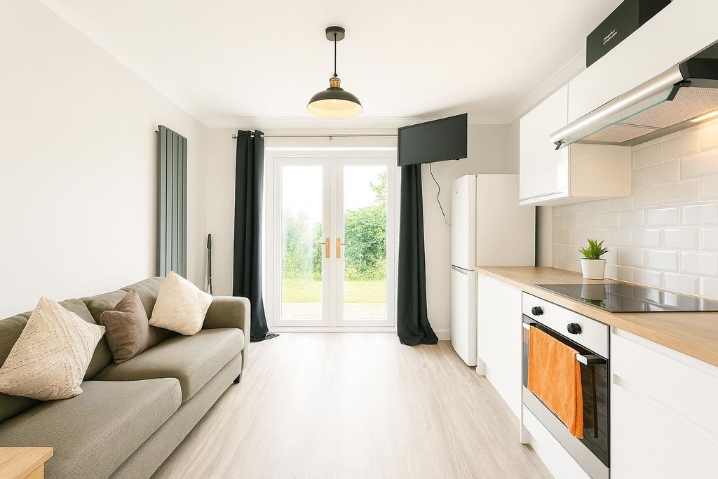 Property photo 1 of 10 Photo 11