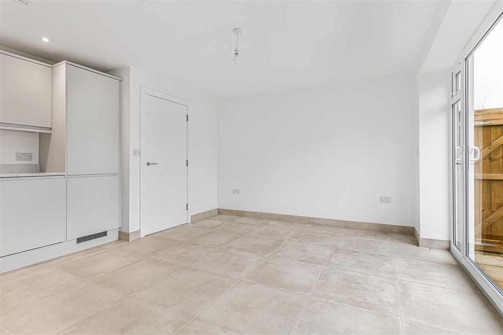 Property photo 2 of 10 35_69144.Jpg