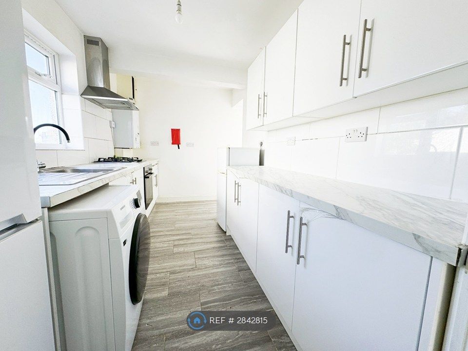 Property photo 2 of 27