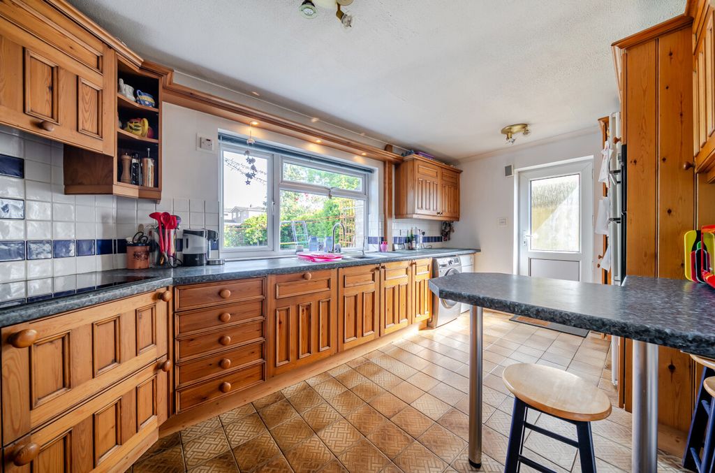 Property photo 3 of 20 1455447-8-6A02F05...