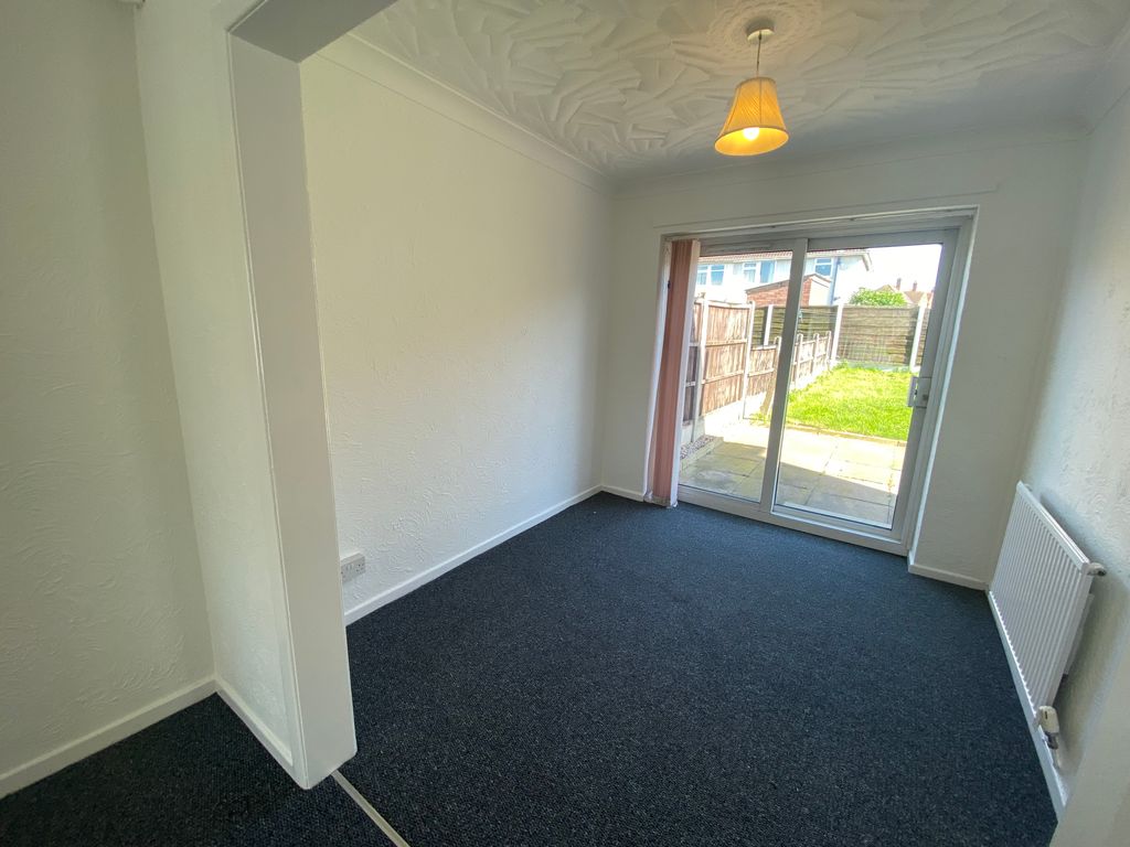 Property photo 3 of 14 Dining Room