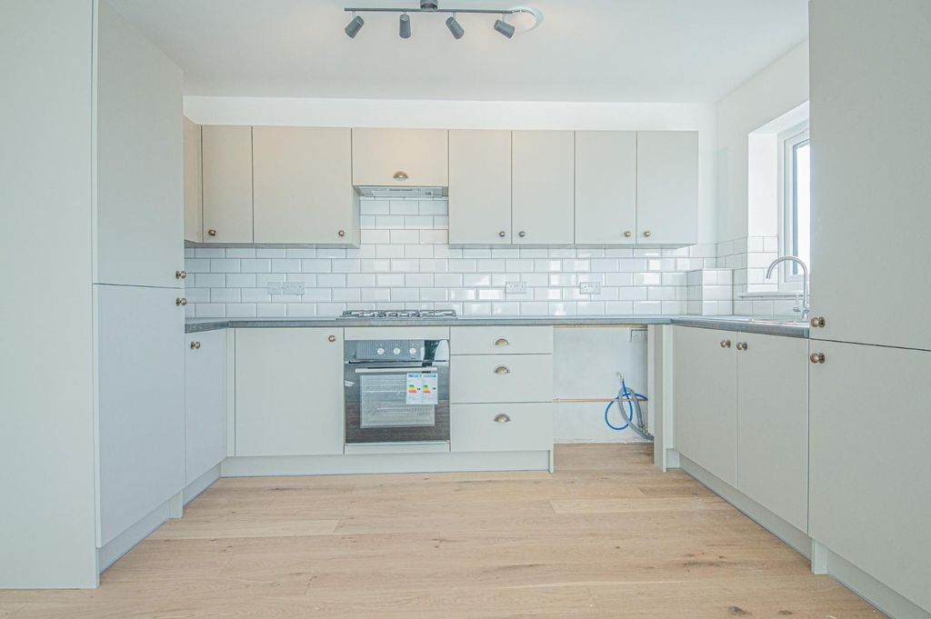 Property photo 2 of 6 Rkfa_7Gszkob5Q74Jksd5W.Jpg