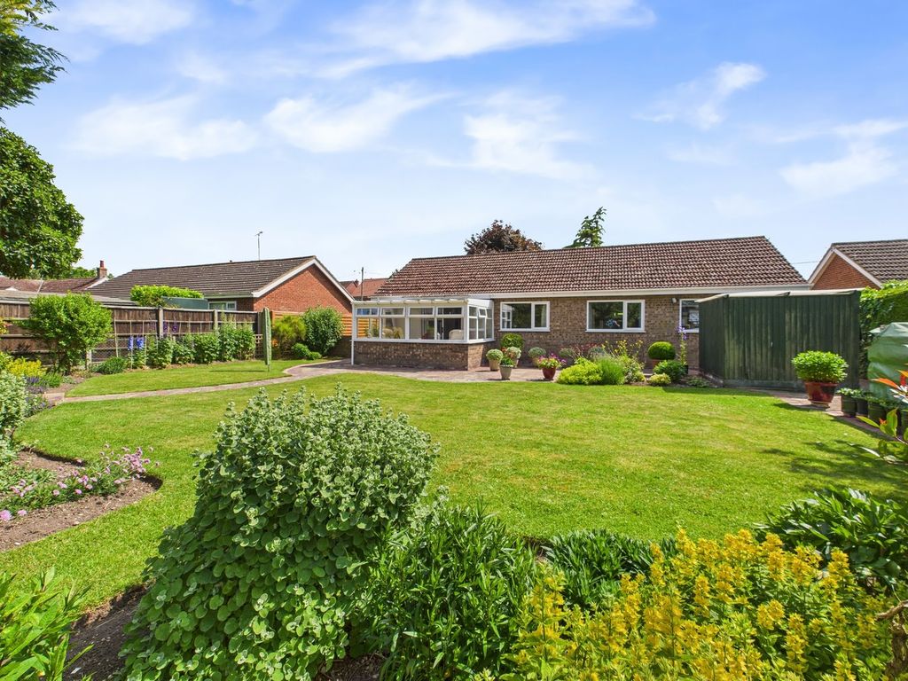 Property photo 2 of 27