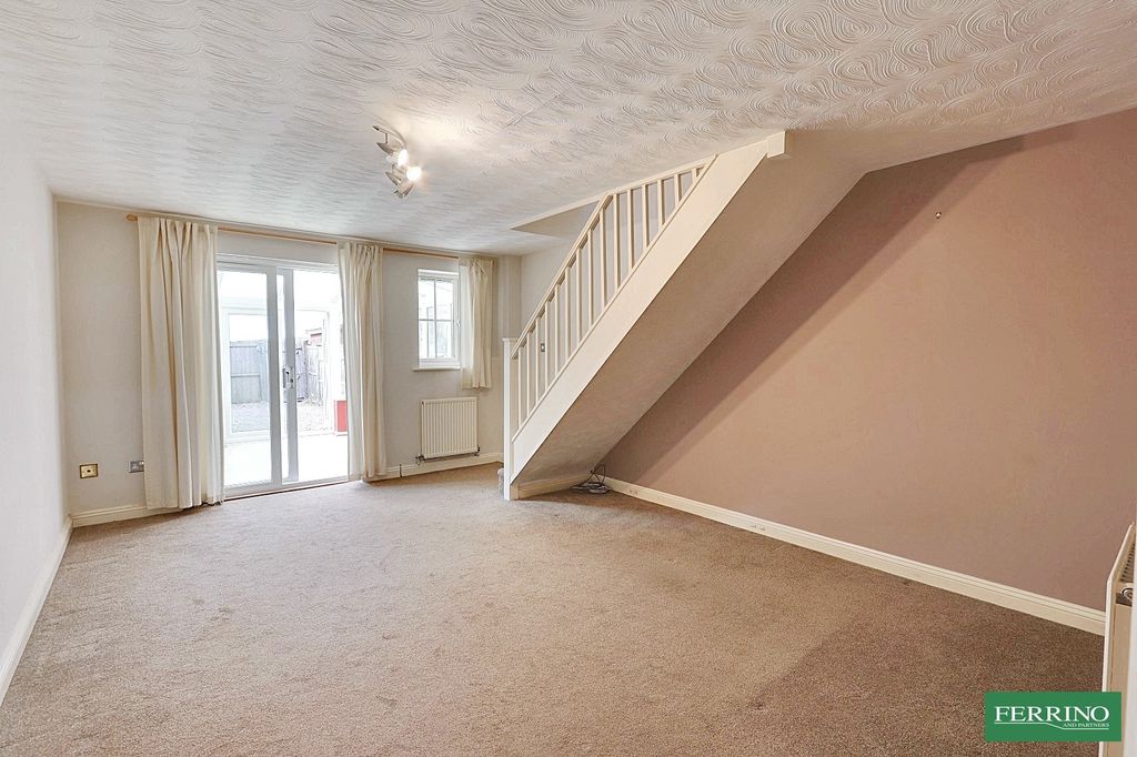 Property photo 2 of 18 Sitting Room