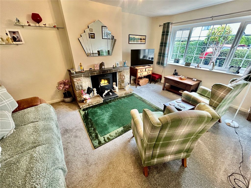 Property photo 2 of 16 Picture No. 12