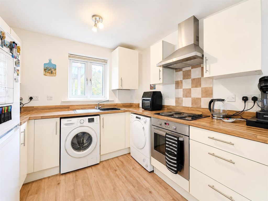 Property photo 2 of 10 Kitchen.Png