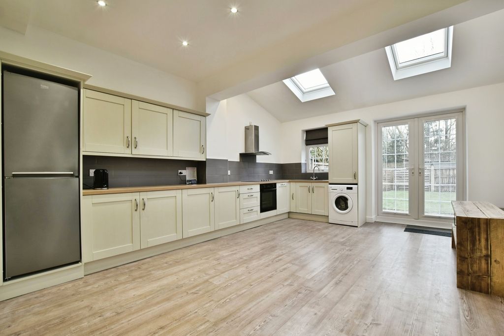 Property photo 2 of 11 Pbox-Img.Jpg