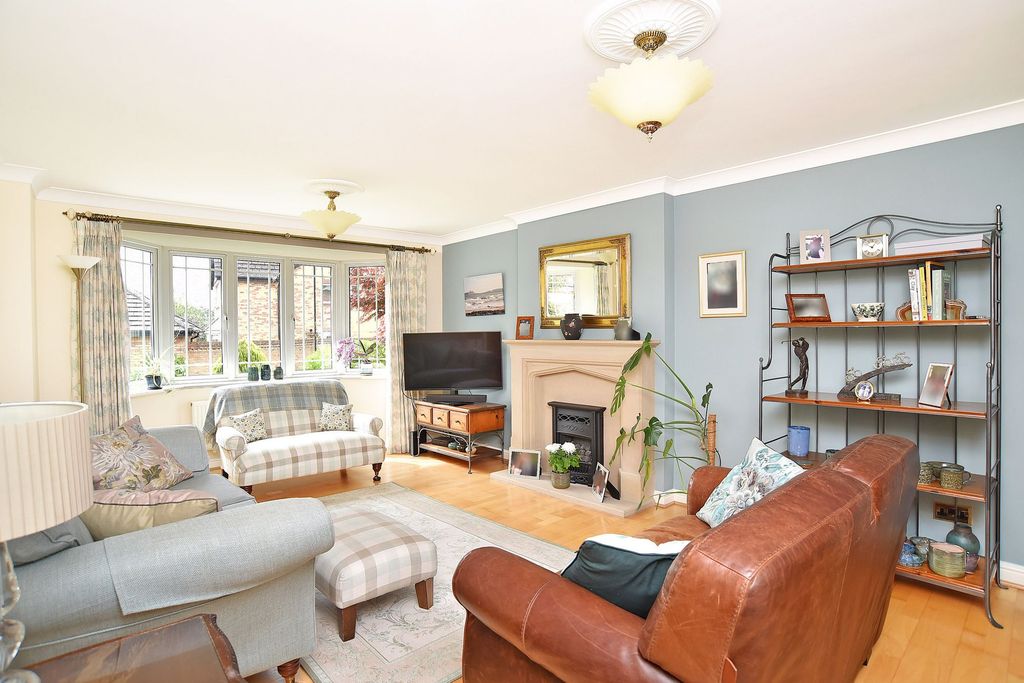 Property photo 3 of 36