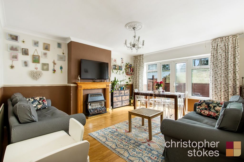 Property photo 2 of 13 3908176