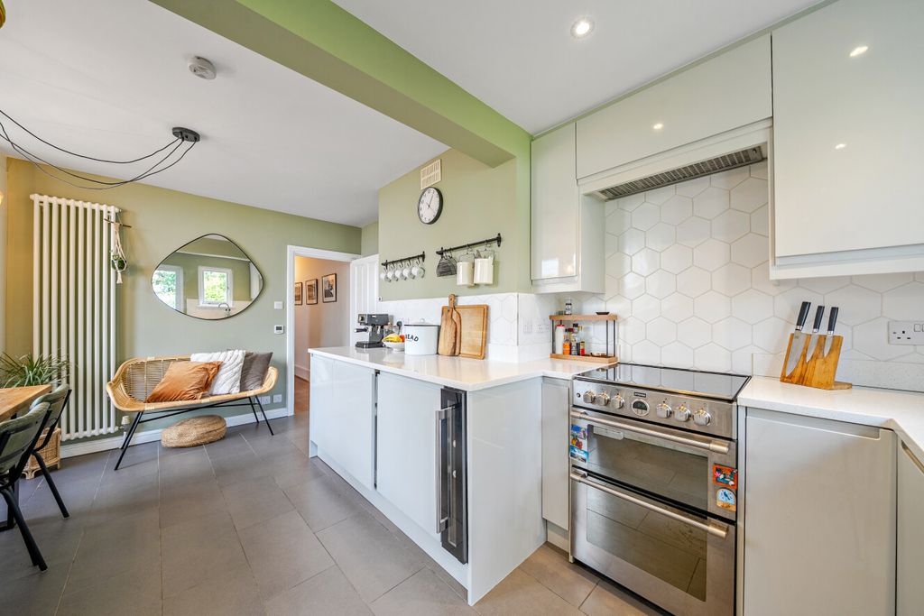 Property photo 3 of 17 1442316-18-69E0De...