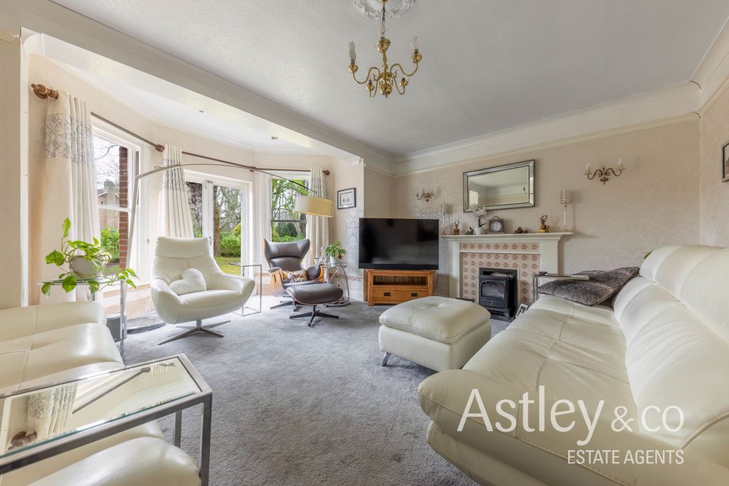 Property photo 2 of 28 Lounge