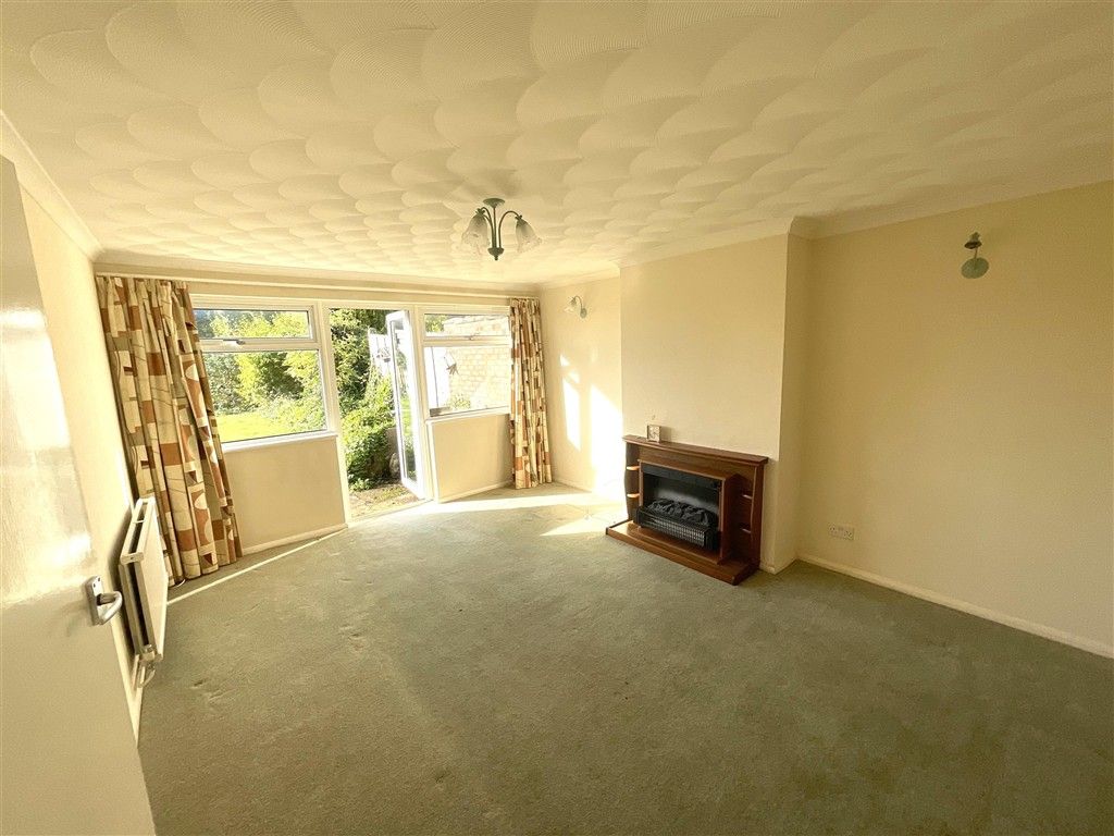 Property photo 1 of 11 Lounge