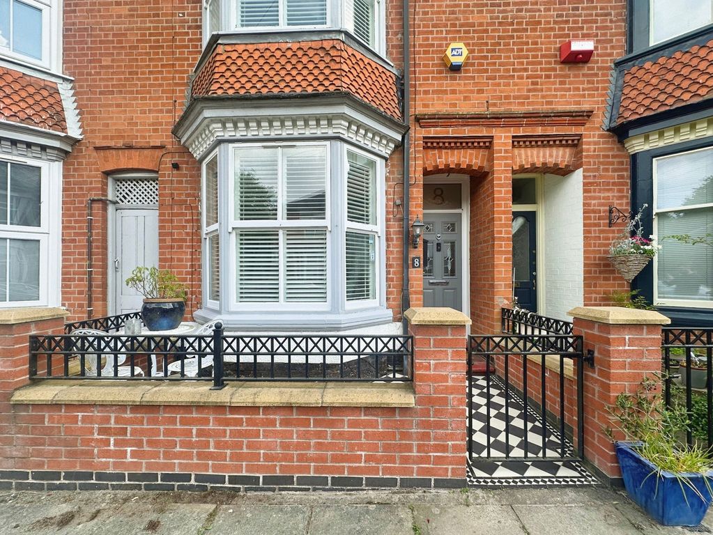 Property photo 2 of 28