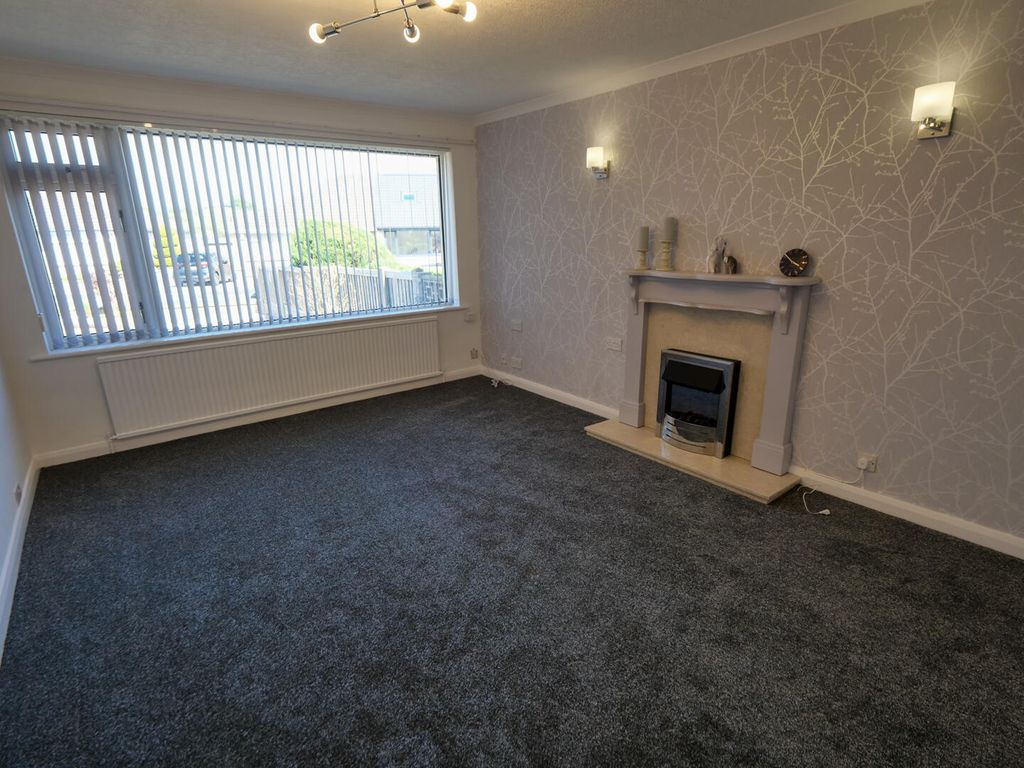 Property photo 3 of 16 Living Room