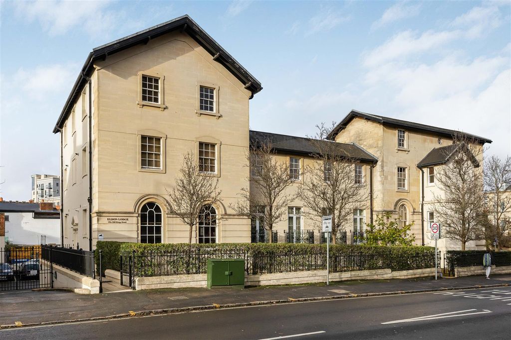 Property photo 1 of 8