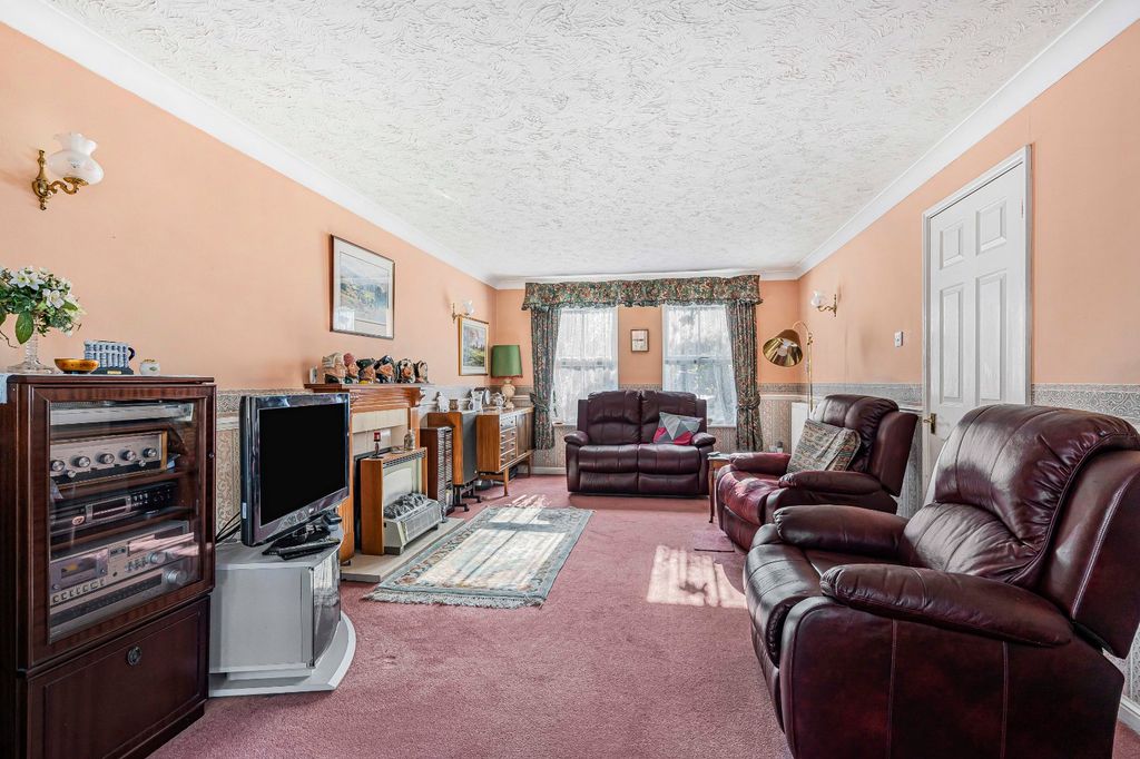 Property photo 3 of 18 Picture No. 06