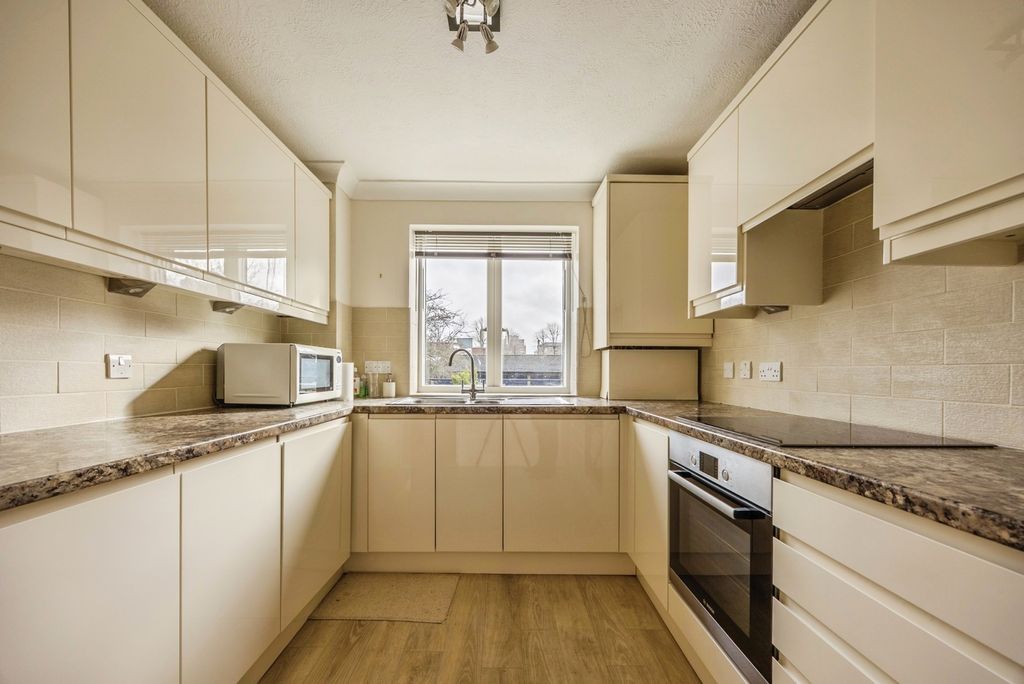 Property photo 2 of 20 Pbox-Img.Jpg