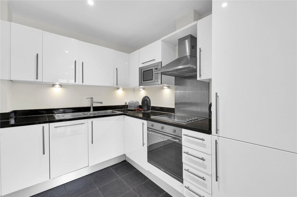 Property photo 3 of 13 Kitchen