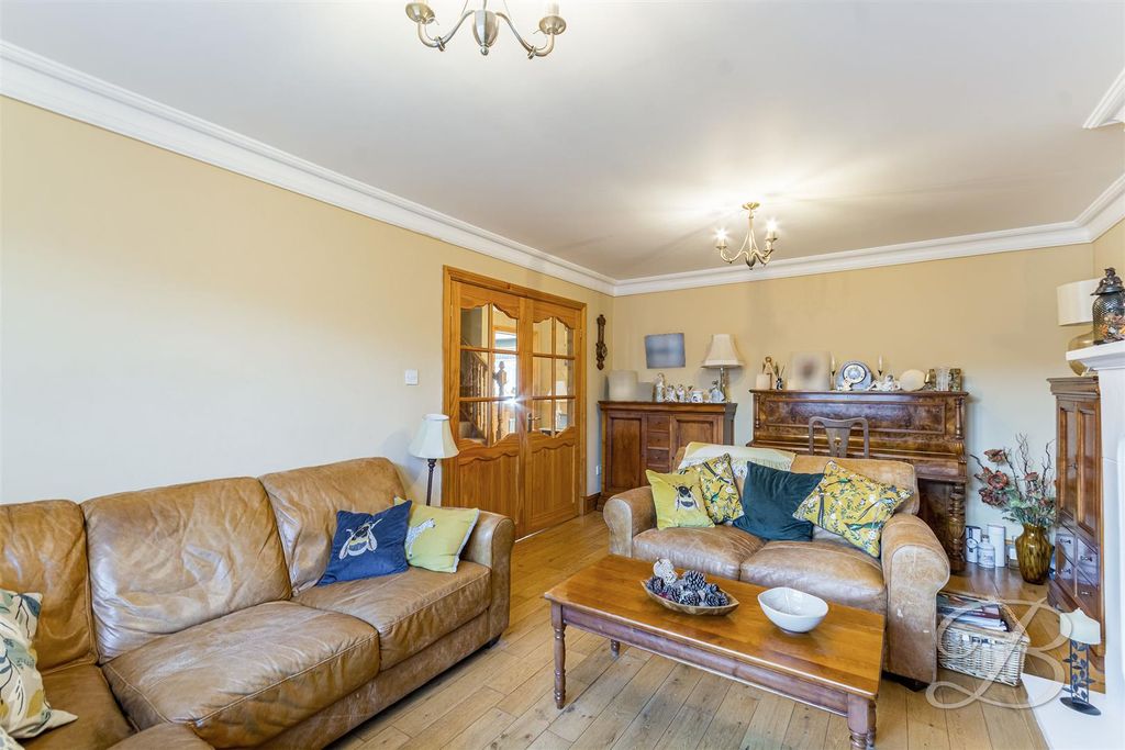 Property photo 3 of 28 Ccltd60.Jpg