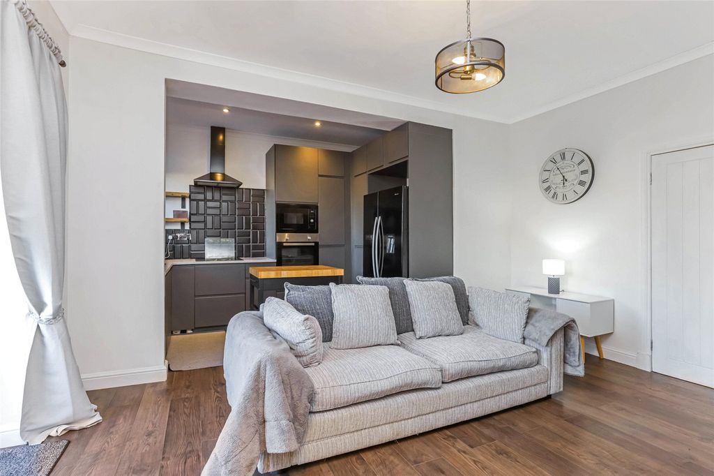 Property photo 2 of 21 Picture No. 04