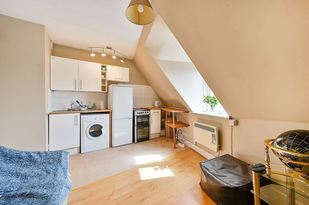 Property photo 2 of 5