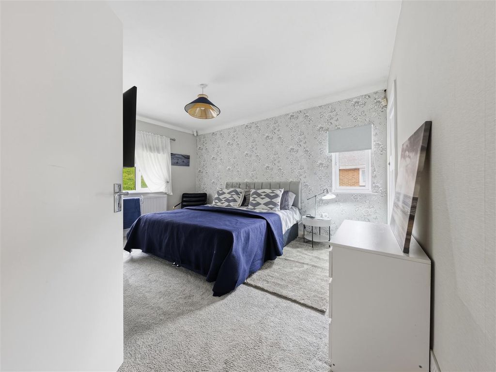 Property photo 3 of 50 Internal (29).Jpg