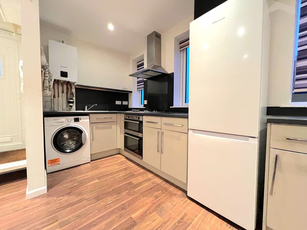 Property photo 2 of 5 Kitchen