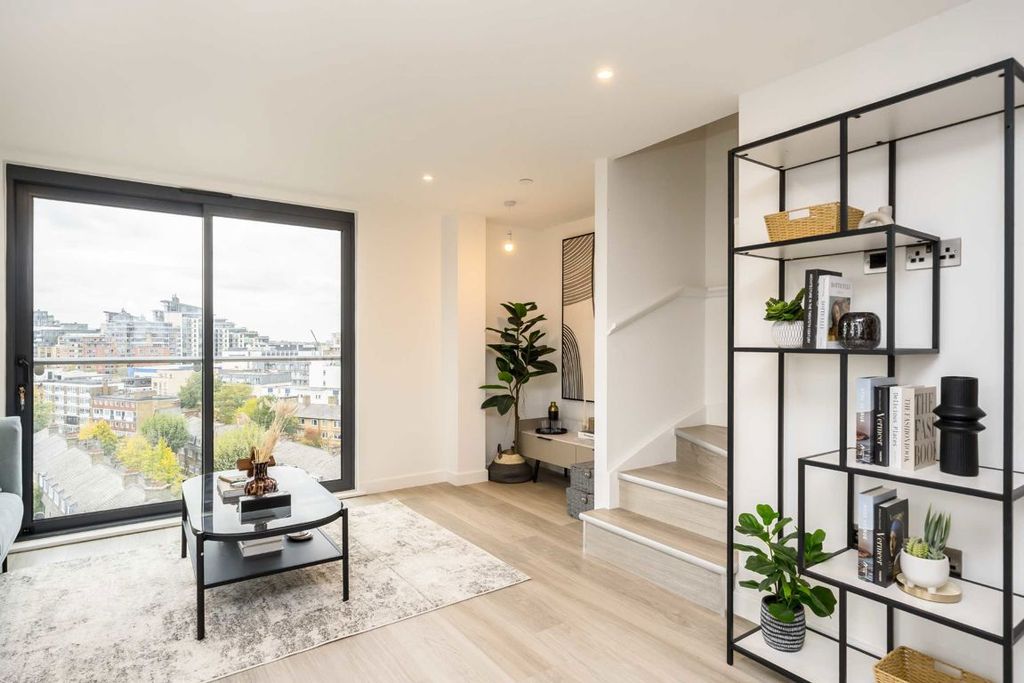 Property photo 2 of 12