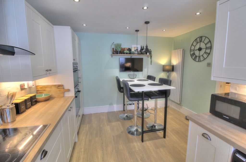 Property photo 3 of 25 Kitchen Diner